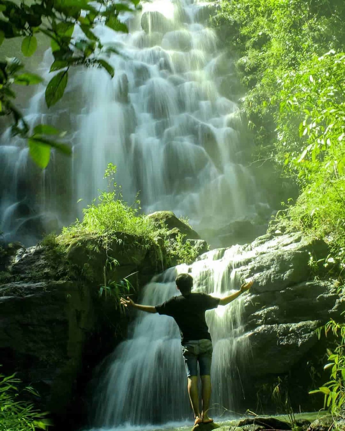 23 Wisata Air Terjun Sumatera Selatan yang Bikin Adem Hati